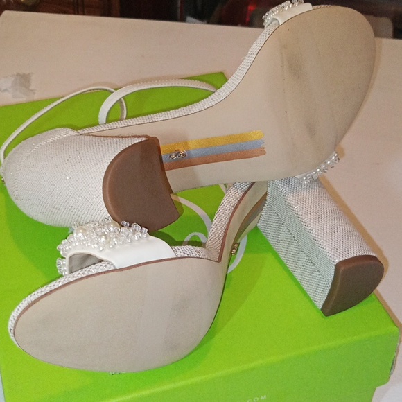 Sam Edelman Yaro Block Heel Sandal - Picture 9 of 11